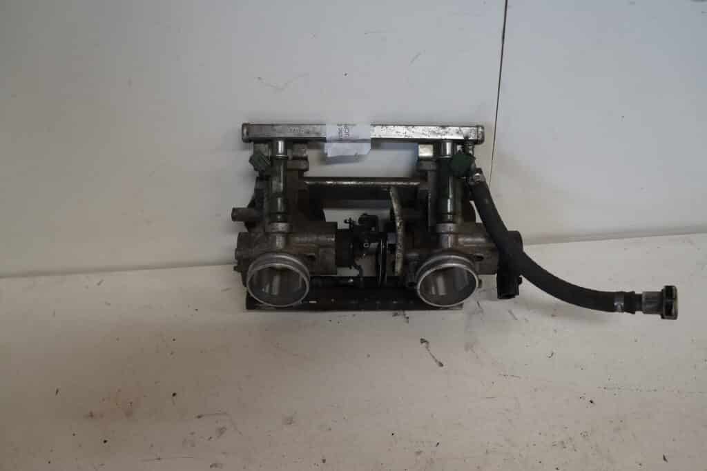 Arctic-cat M8000 -16   Spjällhus med injektorer