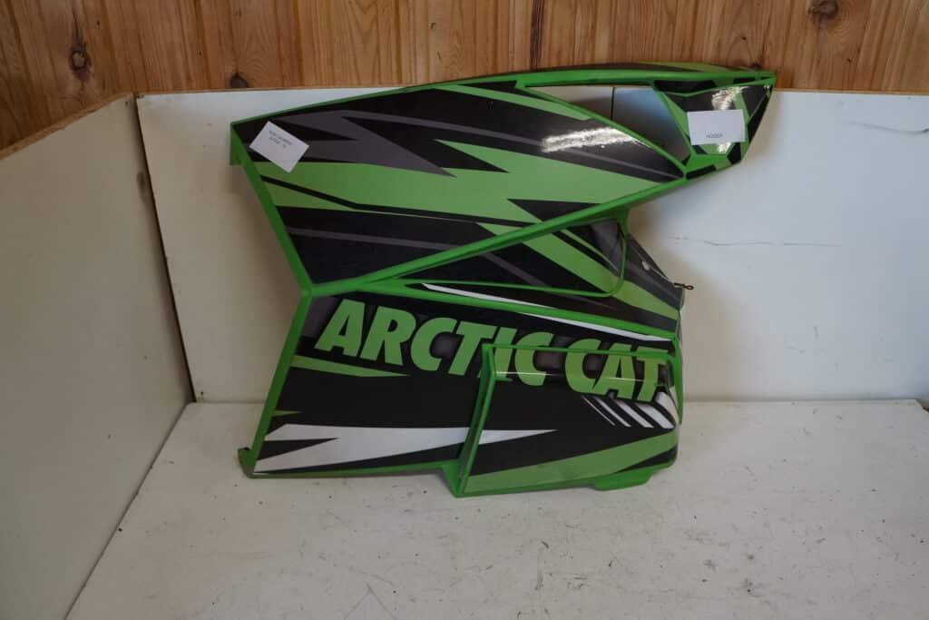 Arctic-cat M8000 -16   Sidokåpa, höger
