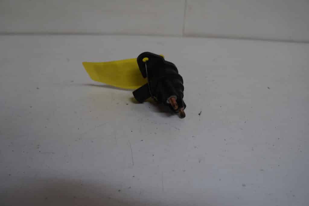 Ski-doo Summit 600r -22  Solenoid