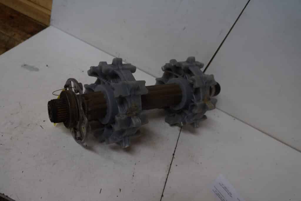 Lynx Boondocker 800 -16  Drivaxel