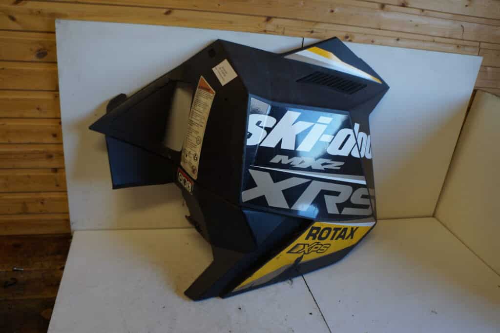 Ski-doo mxz 600 e-tec -12  Sidokåpa, höger