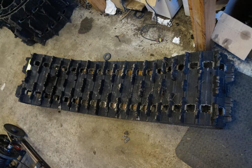 Ski-doo mxz 600 e-tec -12  Drivmatta 121” 38mm kammar