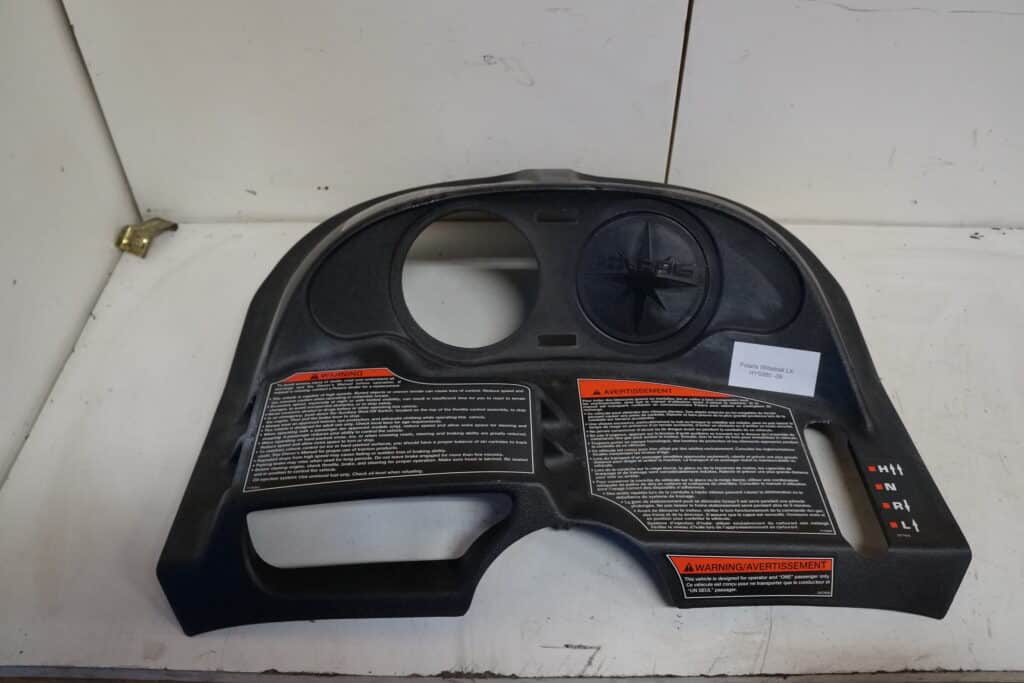 Polaris Widetrak LX -09    plast runt instrumenten