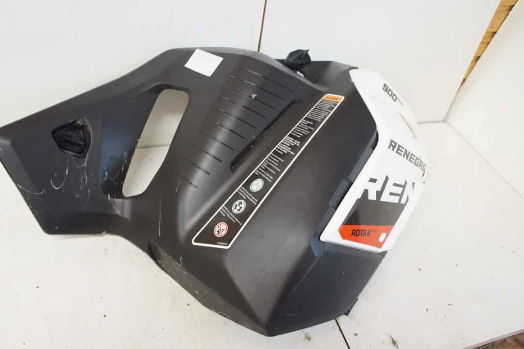 Ski-doo Renegade 900 ace -19  Sidokåpa, höger