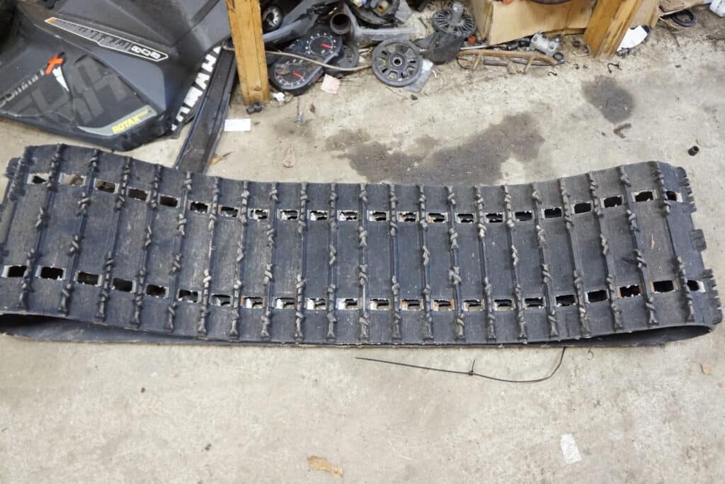 Ski-doo Renegade 900 ace -14  Drivmatta 137” 32mm kammar