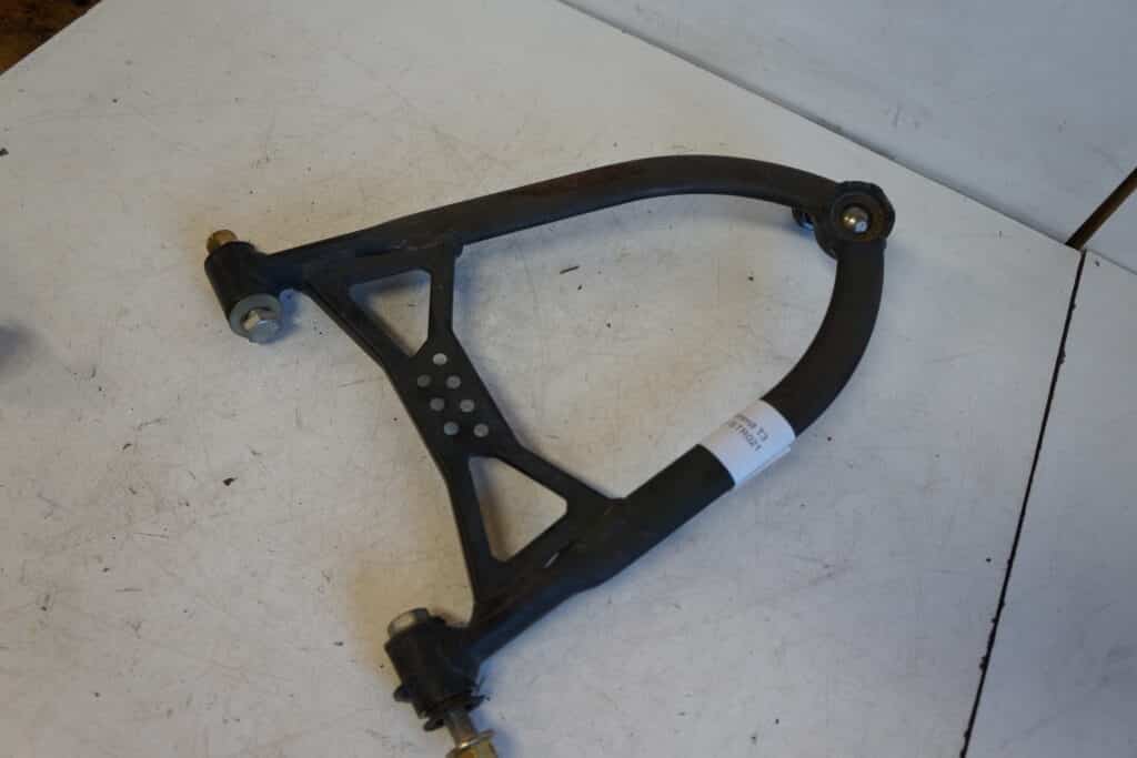 Ski-doo Summit T3 800 163 -16  A-arm, övre höger
