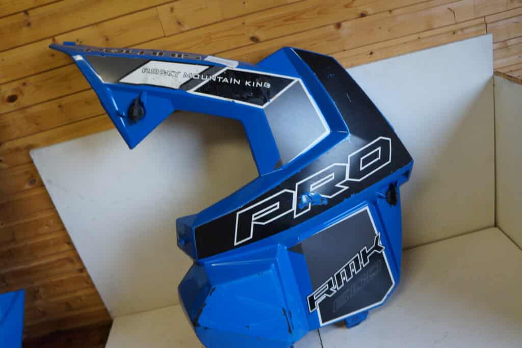 Polaris Pro-rmk 600 155” -18  Sidokåpa, vänster