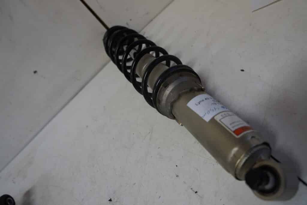 Lynx 49 Ranger 600r -19  Framvagnsstötdämpare 450mm
