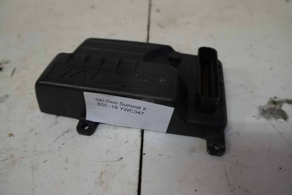Ski-doo Summit 800r -10  Databox