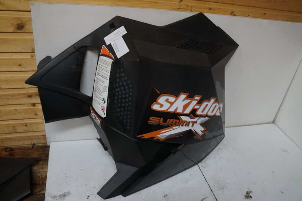 Ski-doo Summit 800r -10  Sidokåpa, höger