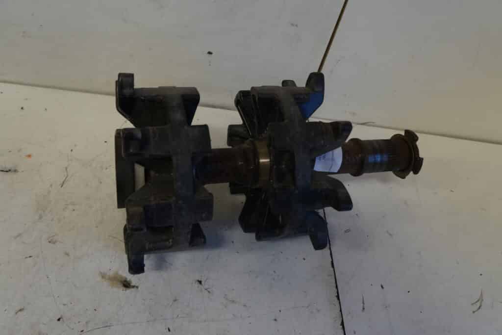 Arctic-cat M8 -11  Drivaxel