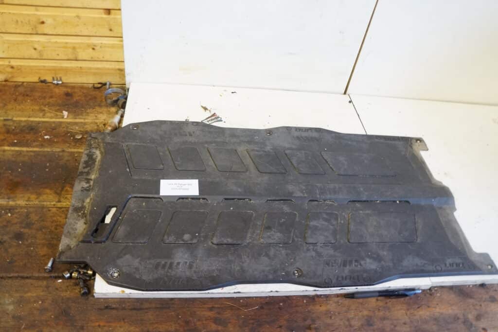 Lynx 49 Ranger 600 ACE -20   Plast över tunneln