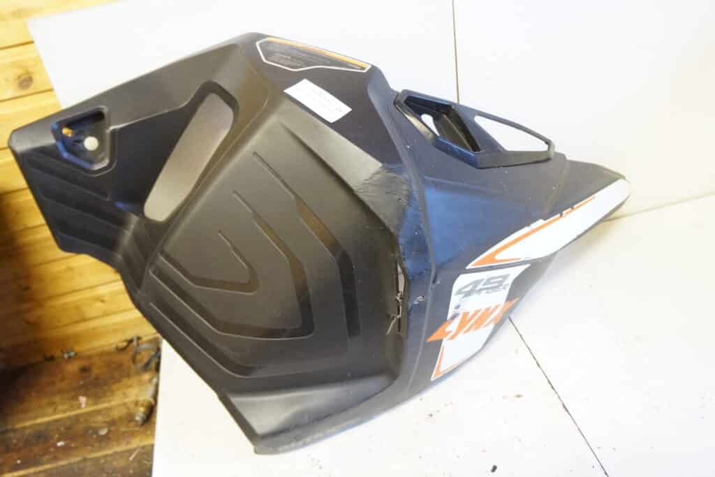 Lynx 49 Ranger 600 ACE -20   Sidokåpa, höger