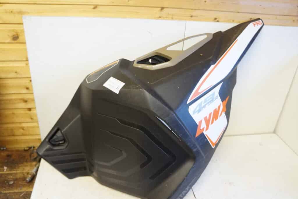 Lynx 49 Ranger 600 ACE -20   Sidokåpa, höger