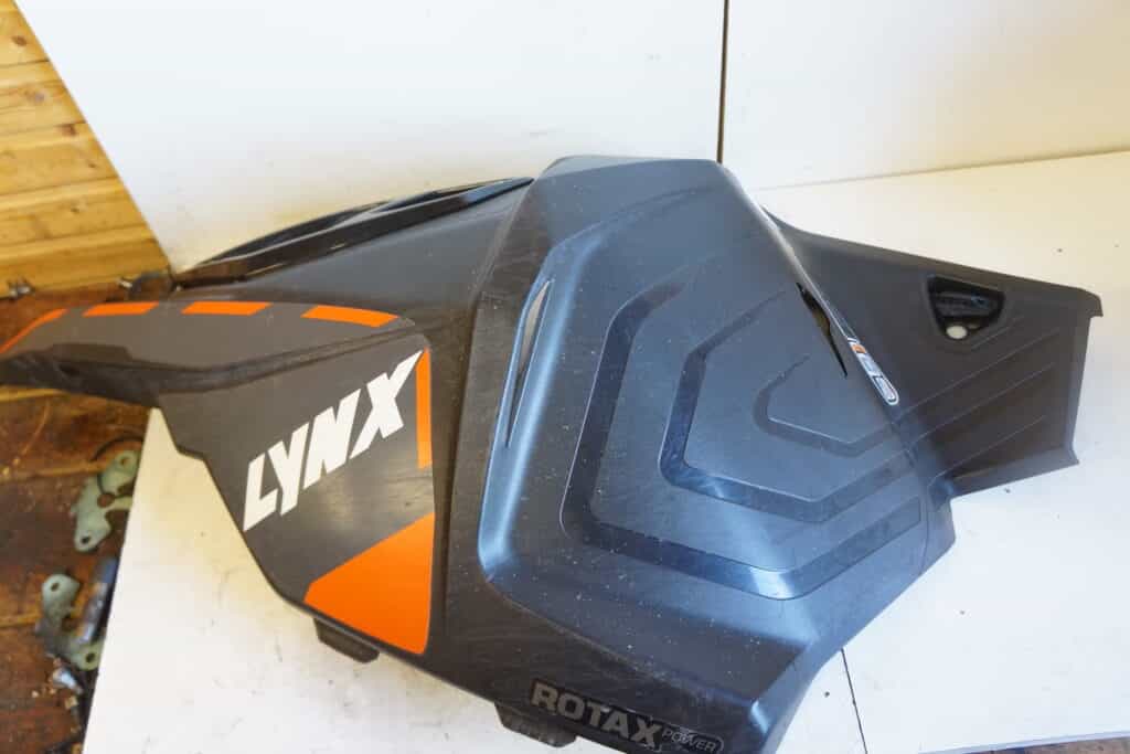Lynx Commander 900ACE -20  Sidokåpa, vänster