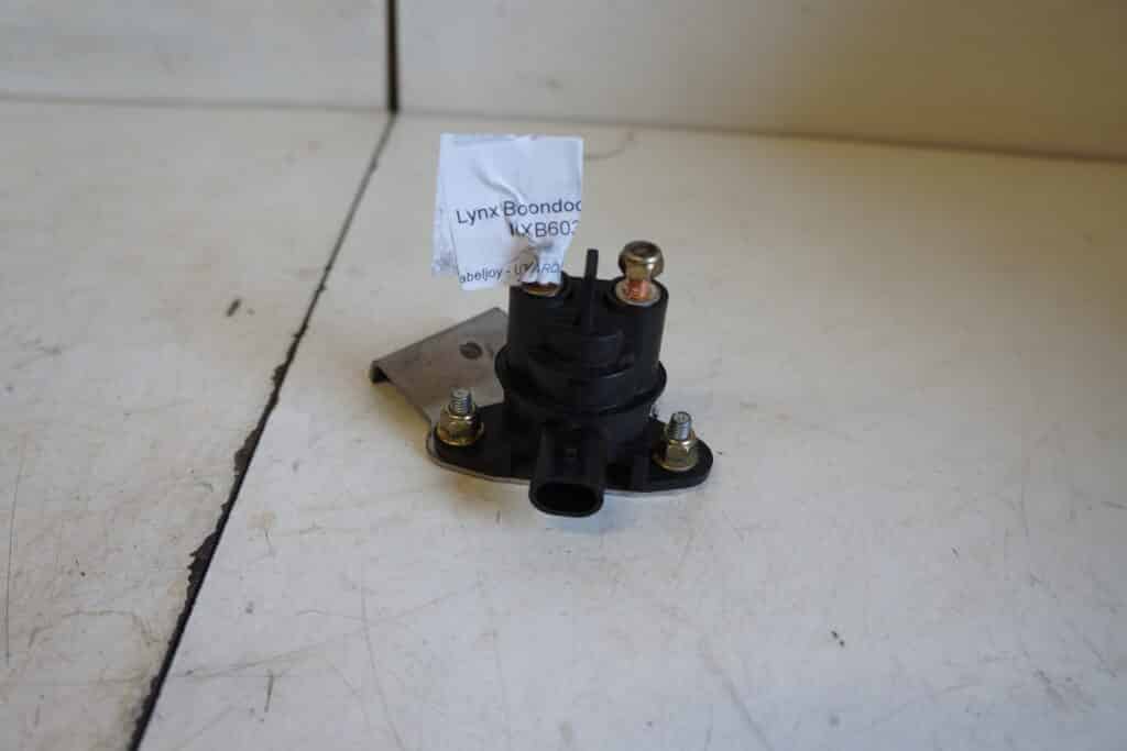 Lynx Boondocker 800 -16  Solenoid