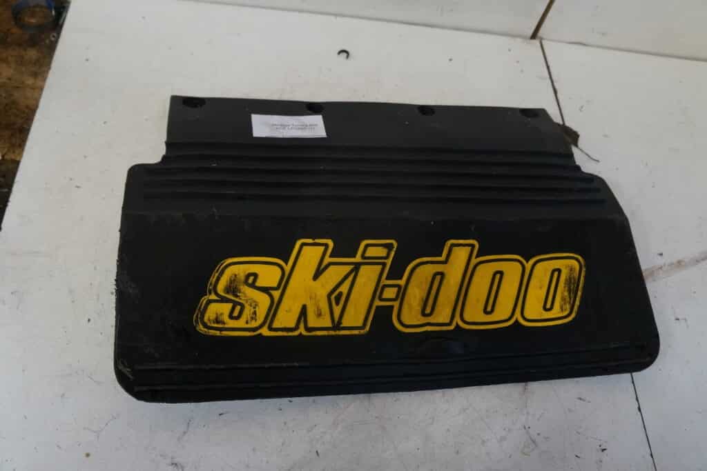Ski-doo Tundra 600 ACE -11 Stänkskydd