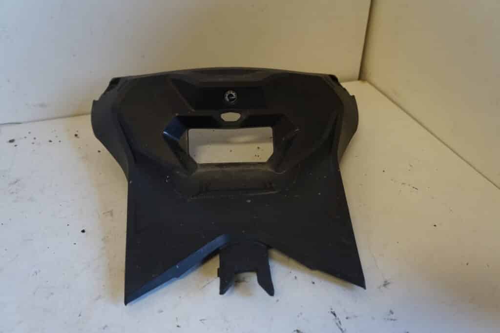 Ski-doo Tundra 600 efi -22  Plast runt hastighetsmätare