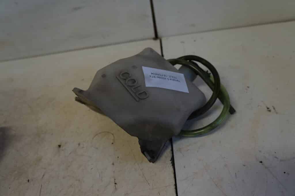 Yamaha Sidewinder BTX -18  Kylarbehållare