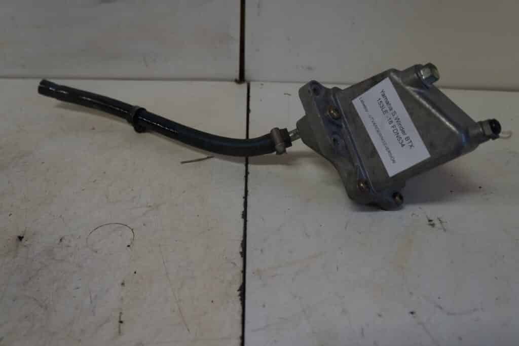 Yamaha Sidewinder BTX -18  Oljebehållare