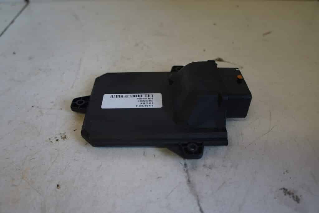 Lynx Ranger 59 600 efi -22  ECM-box med dess