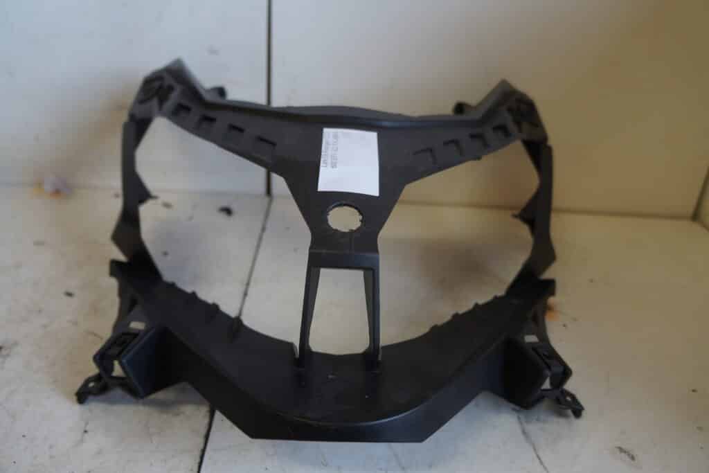Lynx Ranger 59 600 efi -22  Plast runt lyset
