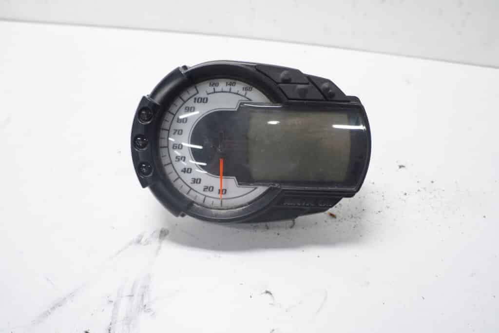 Arctic-cat XF8000 -14  Hastighetsmätare 649 mil