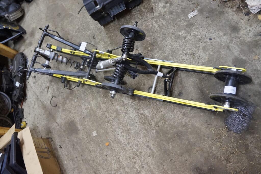 Ski-doo Summit 850 X -17  bakre stötdämpare boggie