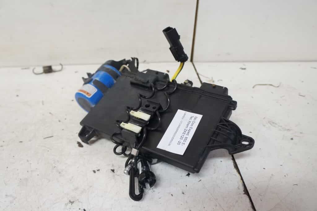 Ski-doo Expedition xtreme 850 -20  ECM-box med Dess