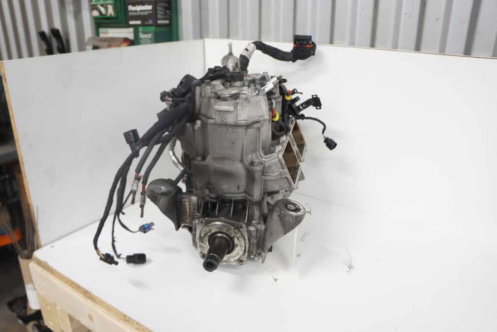 Ski-doo Summit SP 600r -19   Motor 842 mil