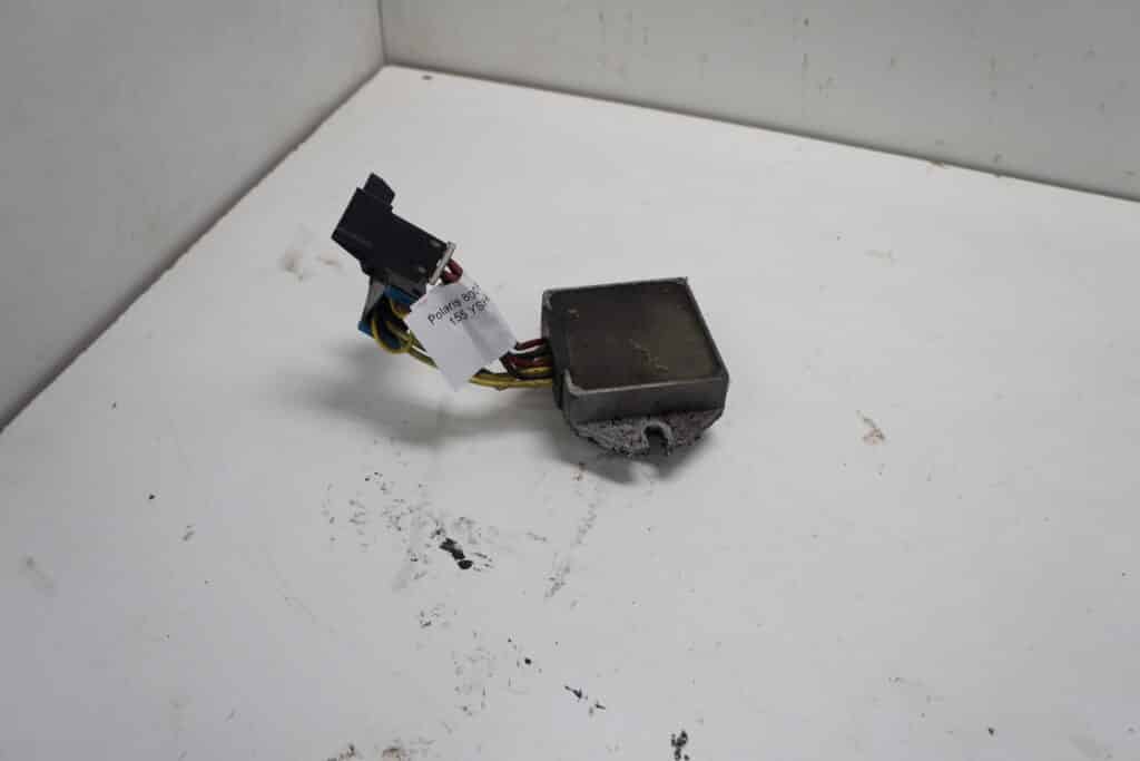Polaris Pro Rmk 800 -17  Voltregulator