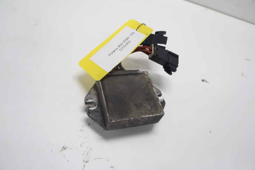 Polaris Pro Rmk 800 -17  Voltregulator