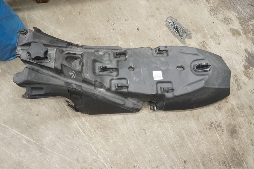 Ski-doo MXZ 550F -10  Bränsletank