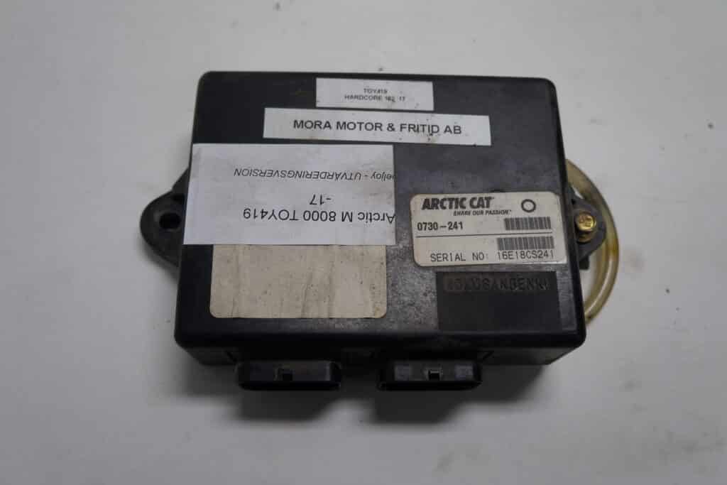 Arctic-cat M8000 -17  Databox