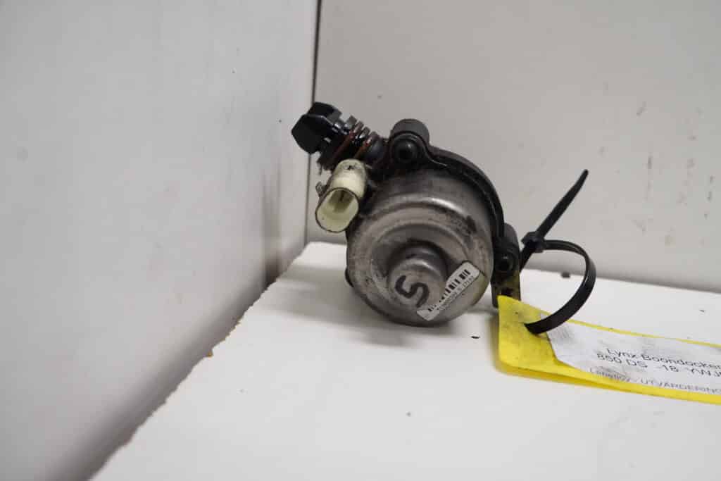 Lynx Boondocker DS 850 -18  Oljepump
