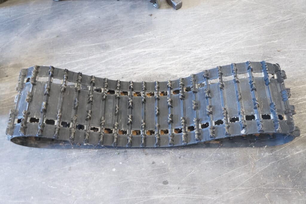 Ski-doo MXZ 800 -13  Drivmatta 120” 32mm kammar