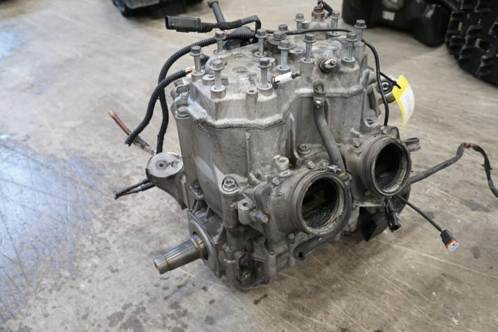 Lynx Boondocker 850DS -18  Motor 671 mil