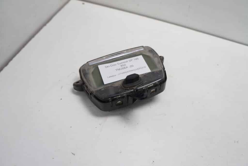 Ski-doo Summit SP 850 -20  Hastighetsmätare