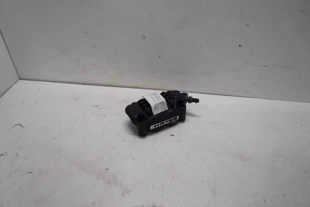 Polaris Titan XC 800 -18    Bromsok
