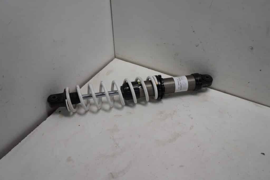 Arctic-cat M8000 -22    Framvagnsstötdämpare 1st