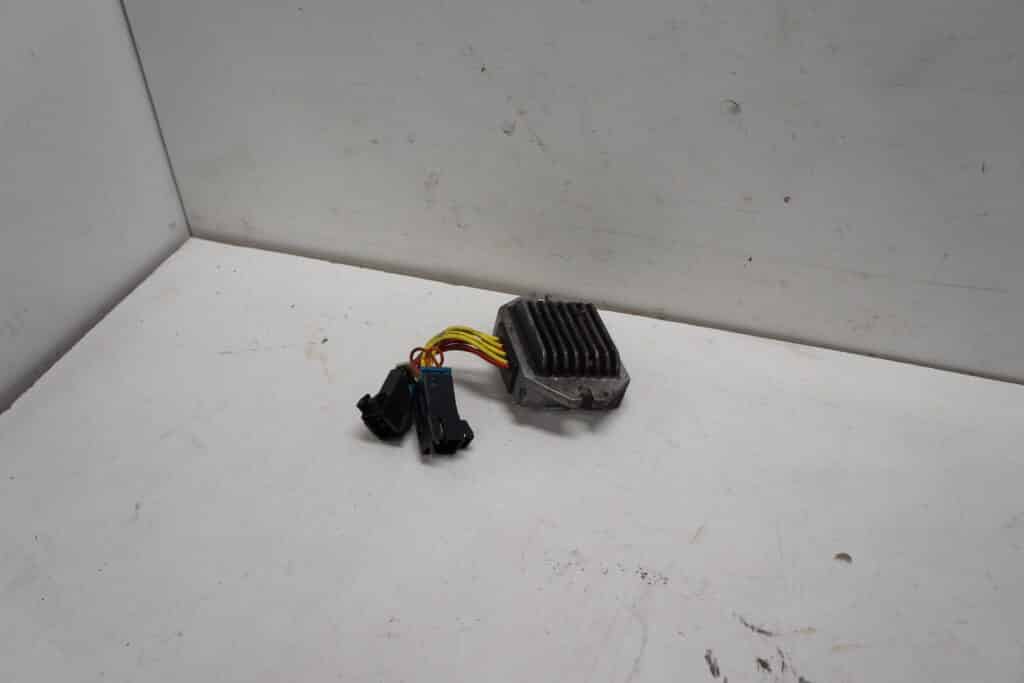 Polaris Pro Rmk 800 -16  Voltregulator