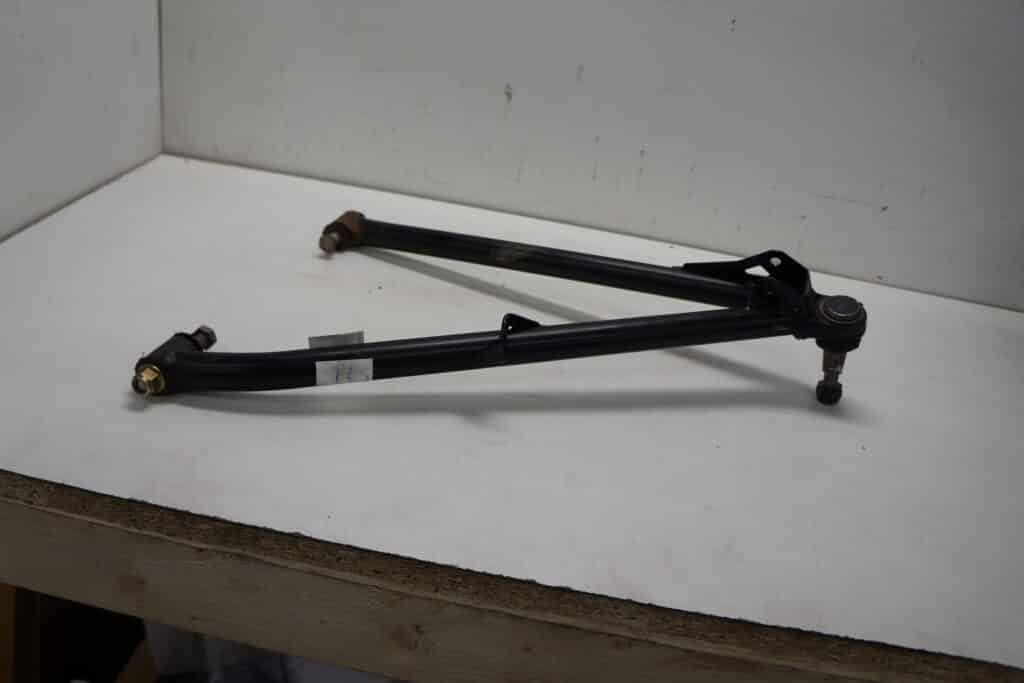 Ski-doo Summit 850 X -17  A-arm, nedre, höger