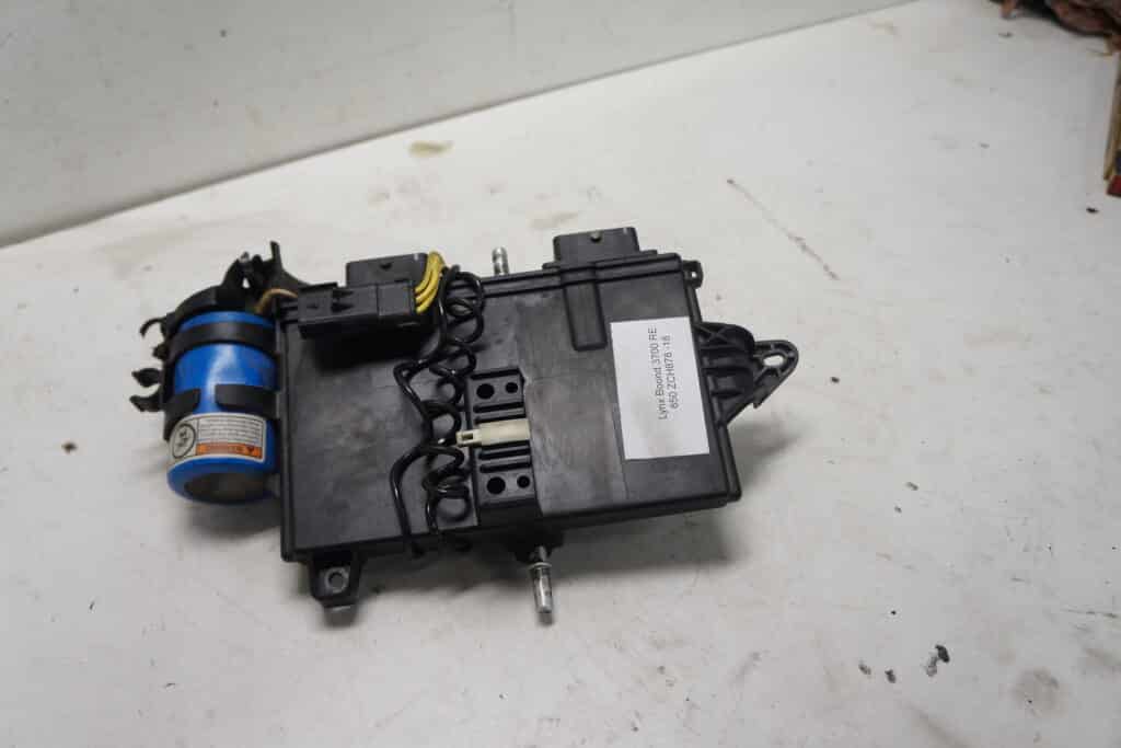 Lynx Boondocker 3700 RE -18  ECM-box