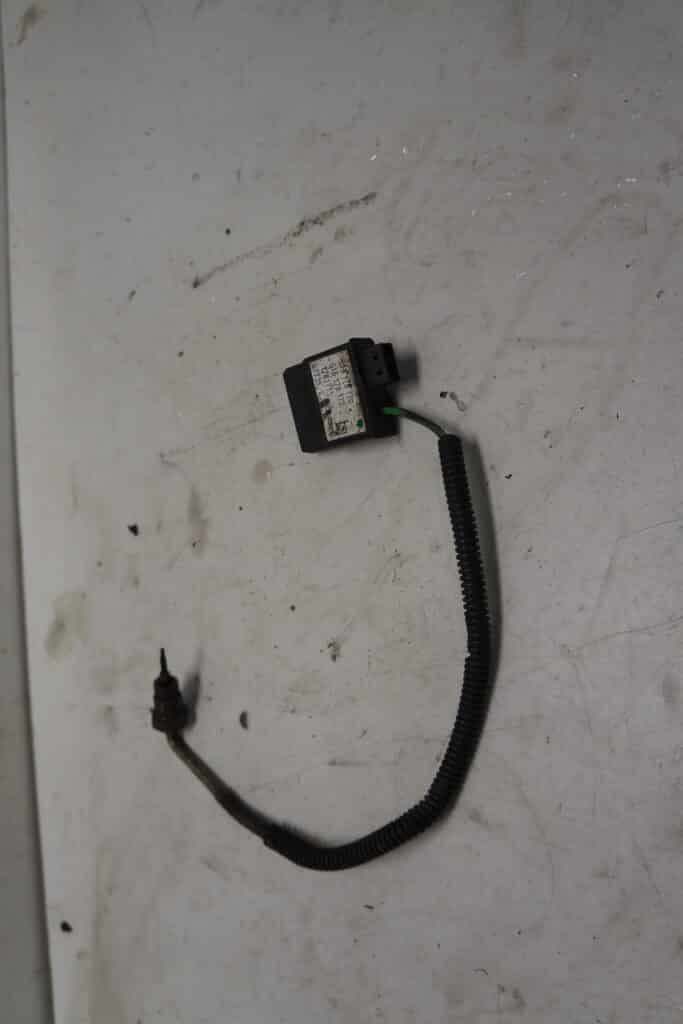 Lynx Boondocker 3700 RE -18  Avgastempgivare pipa