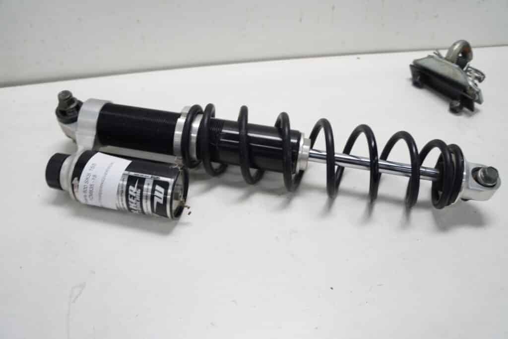 Polaris sks 800 -18  Framvagnsstötdämpare 1st