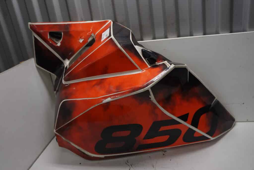 Ski-doo Summit 850 X -17  Sidokåpa, höger