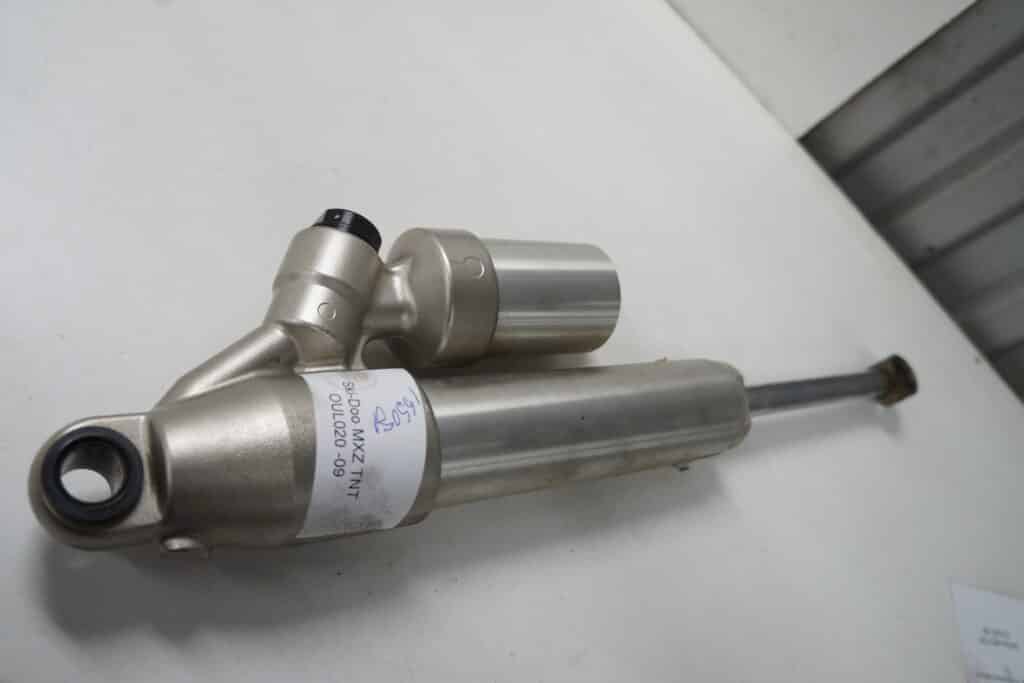 Ski-doo mxz 600 tnt -09  Boggiedämpare bakre