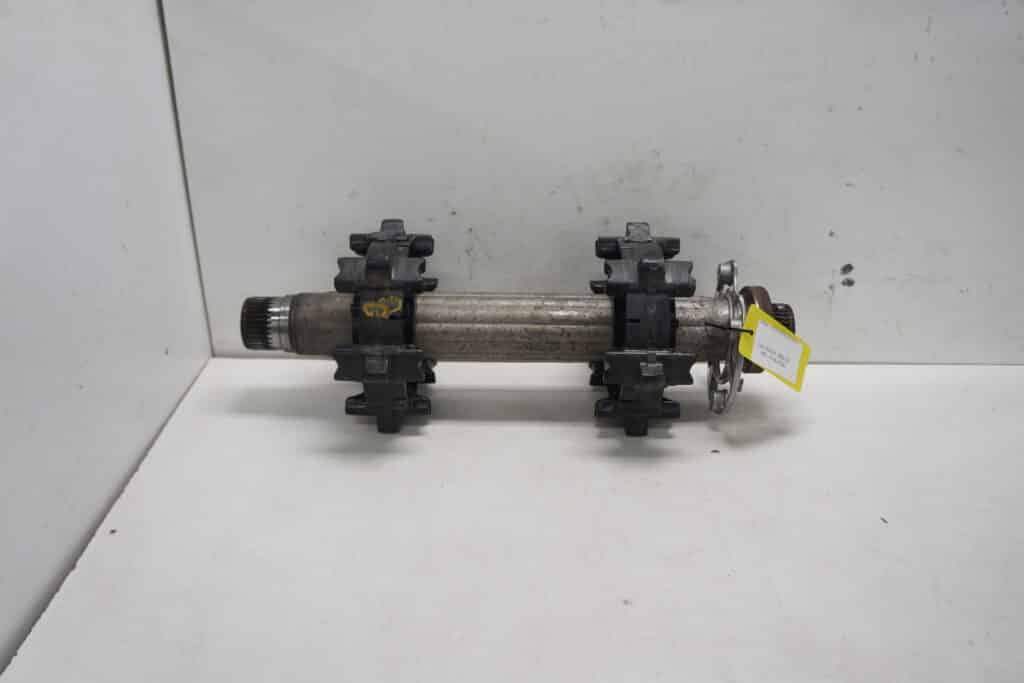 Lynx Boondocker 850 -19  Drivaxel