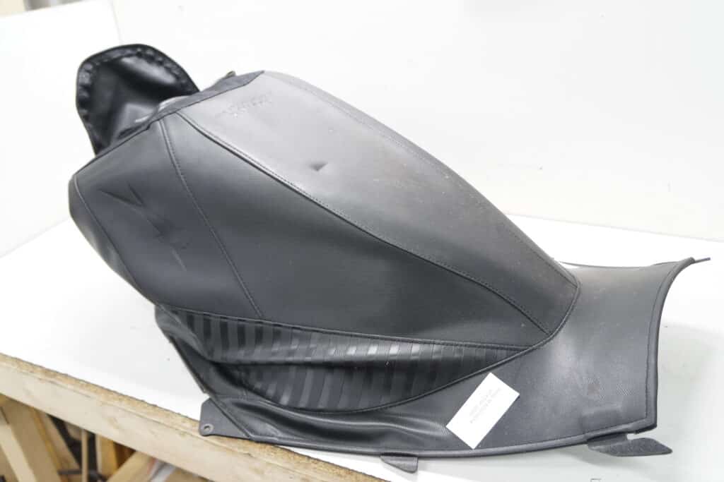 Arctic-cat M8000 -20  Dyna