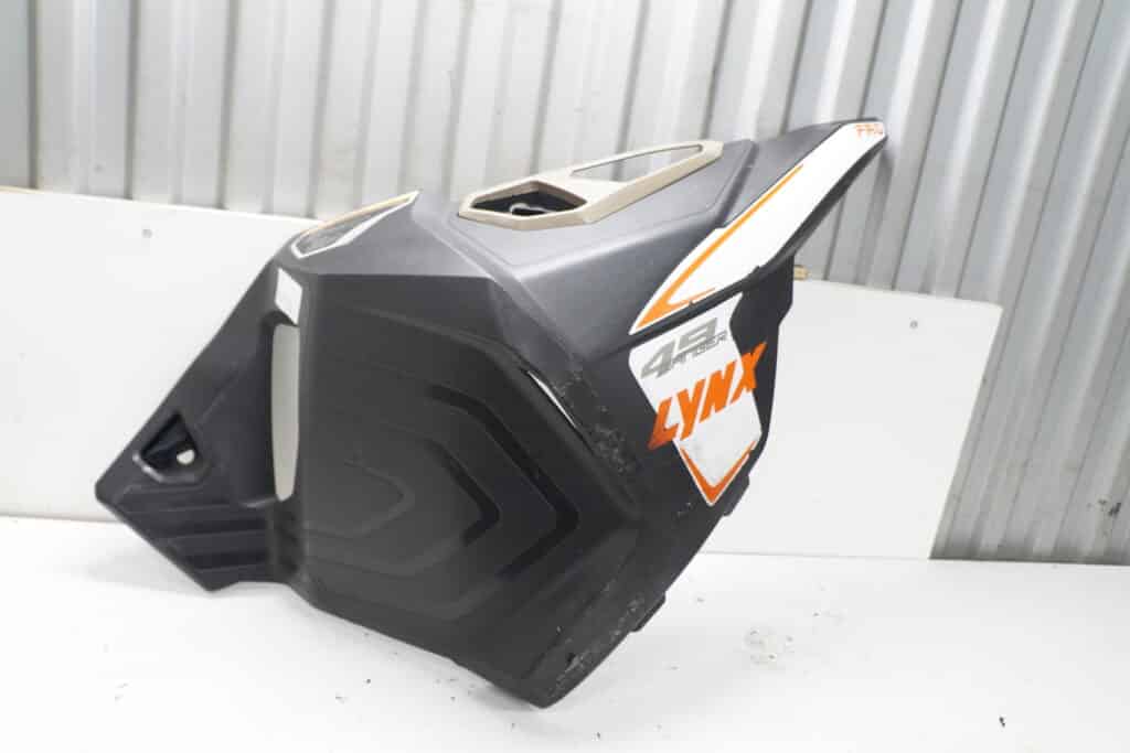 Lynx 49 Ranger Pro 900 Ace -19  Sidokåpa, höger
